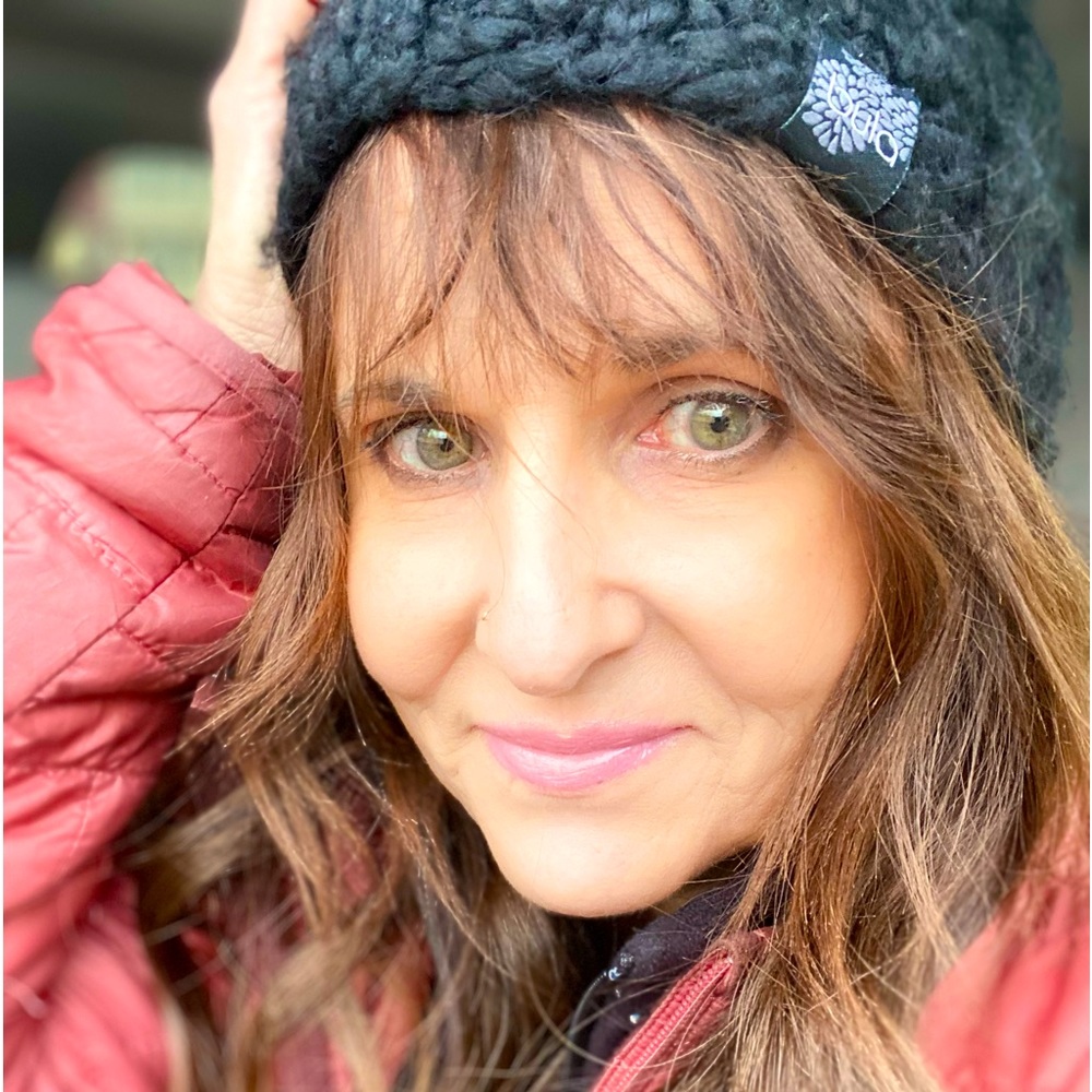 Meet your Posher, Crystal